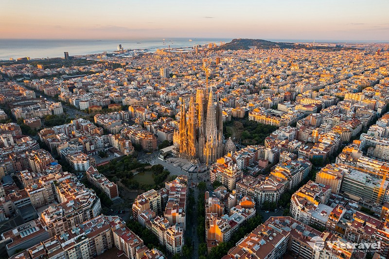 AVIGNON - BARCELONA	(Ăn sáng, trưa, tối)